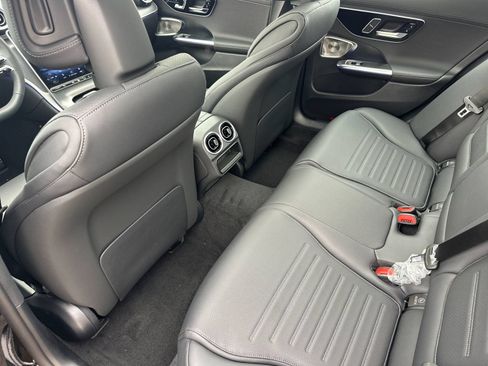 Used 2025 Mercedes-Benz C 300 4MATIC Sedan image 12