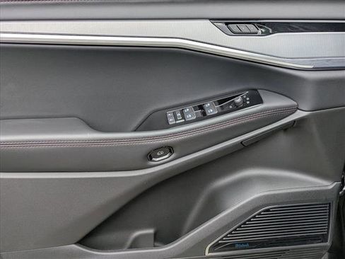 New 2025 Jeep Wagoneer S Launch Edition image 16