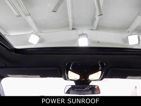 Used 2024 BMW 330i xDrive Sedan image 21