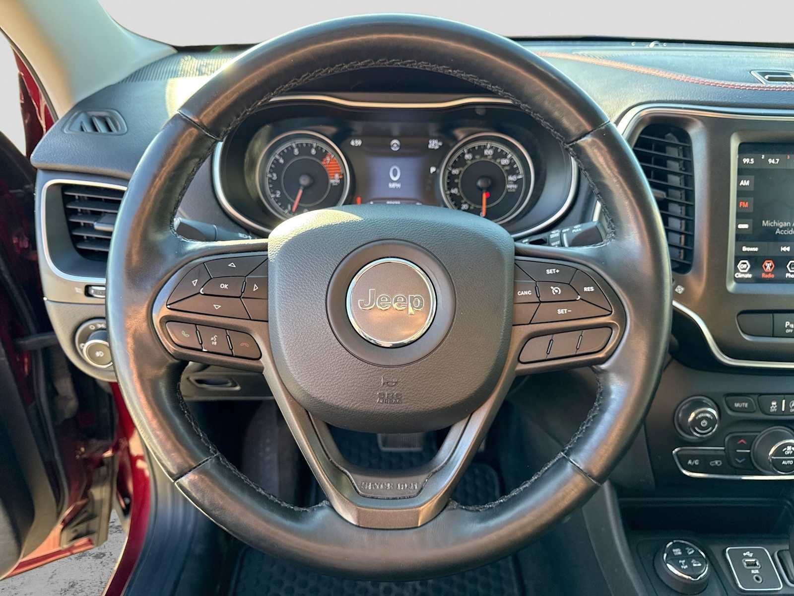 Used 2019 Jeep Cherokee Trailhawk w/ Cold Weather Group AWD/4WD image 21
