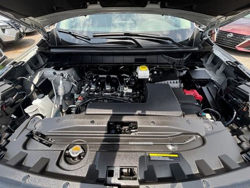 Used 2025 Nissan Pathfinder SV FWD image 37