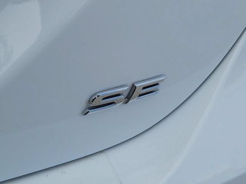 Used 2024 Toyota Camry SE FWD image 9