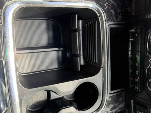 Used 2017 RAM 2500 Laramie w/ Sport Appearance Group AWD/4WD image 18