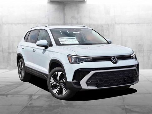 New 2026 Volkswagen Taos SE AWD/4WD image 2
