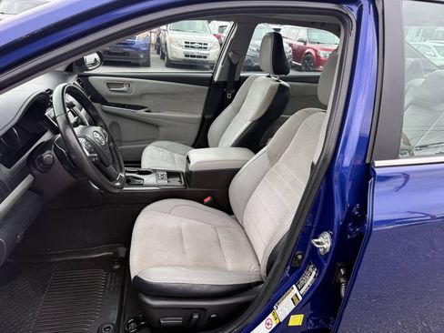 Used 2015 Toyota Camry XSE w/ Moonroof Package FWD image 6