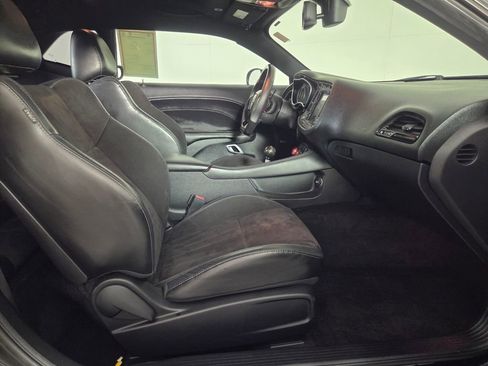 Used 2018 Dodge Challenger R/T Plus RWD image 31