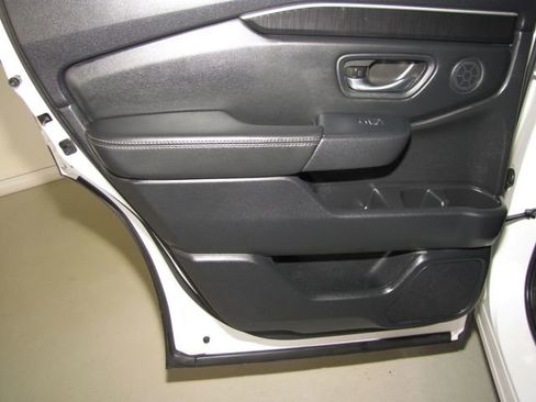 Certified 2025 Honda Pilot Elite image 14