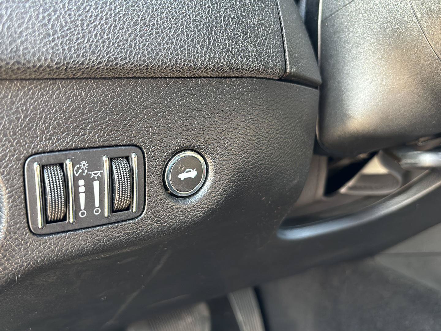 Used 2023 Chrysler 300 S RWD image 13