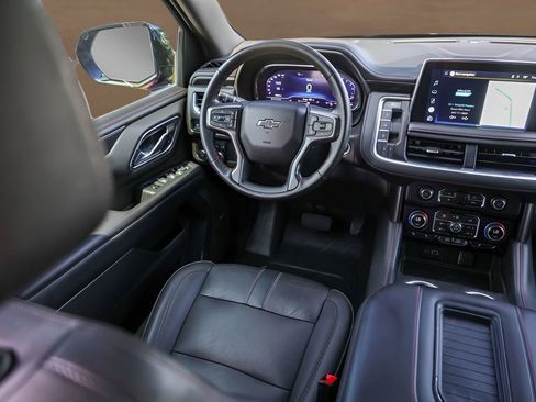 Used 2022 Chevrolet Suburban RST w/ Luxury Package RWD image 29