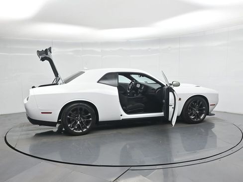 Used 2020 Dodge Challenger R/T Scat Pack RWD image 4