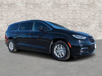 New 2026 Chrysler Pacifica Select