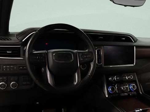 Used 2023 GMC Yukon Denali Ultimate AWD/4WD image 9