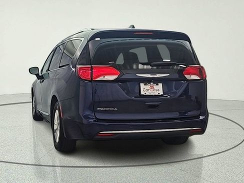 Used 2019 Chrysler Pacifica Touring-L FWD image 5