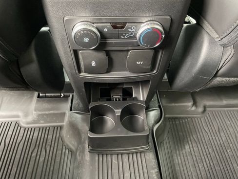 Used 2022 Ford Explorer XLT w/ Equipment Group 202A image 29