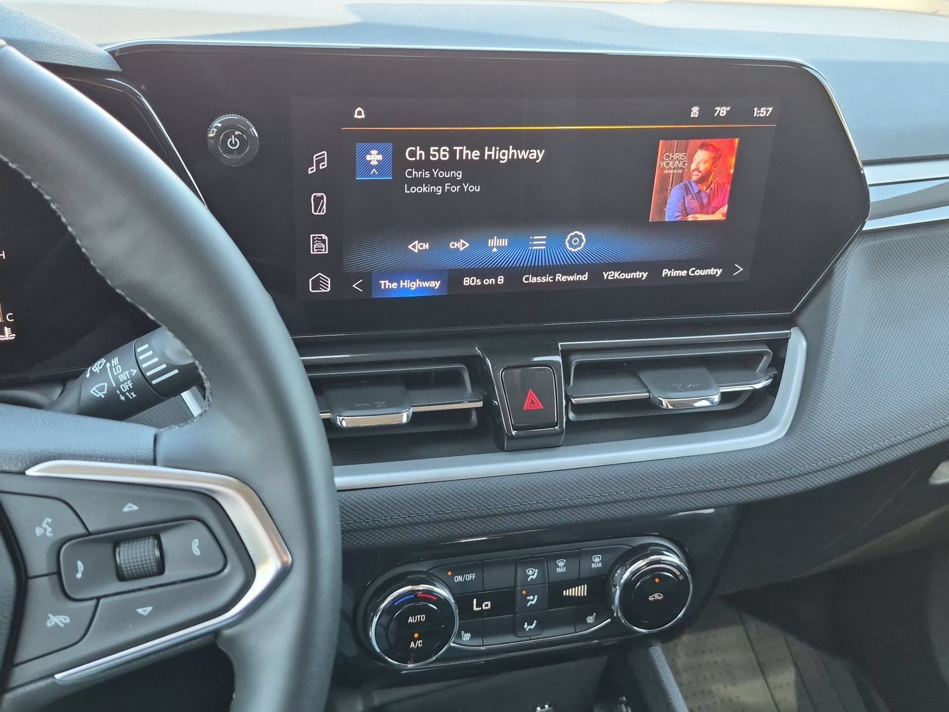 Used 2026 Chevrolet TrailBlazer LT w/ Convenience Package FWD image 13