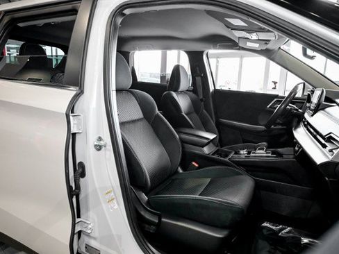 Used 2024 Mitsubishi Outlander ES image 23