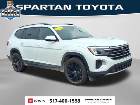 Used 2025 Volkswagen Atlas SE AWD/4WD image 4
