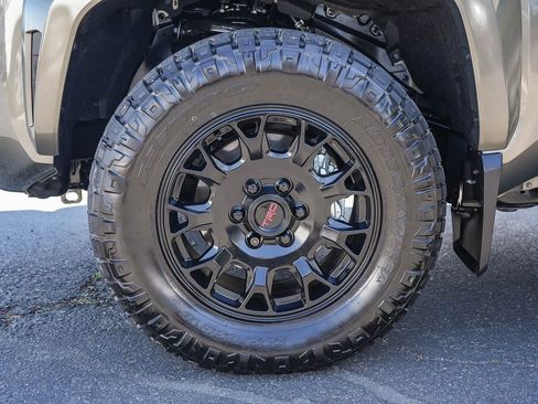 Certified 2025 Toyota Tacoma TRD Sport image 11