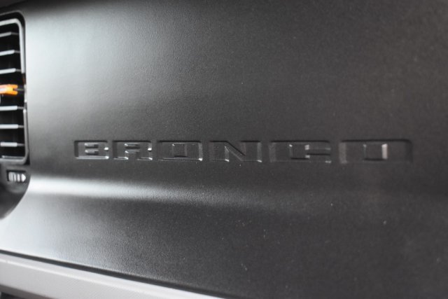 Used 2023 Ford Bronco Badlands w/ Sasquatch Package AWD/4WD image 14