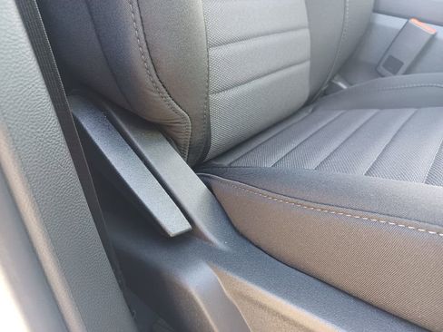 Used 2024 Ford Edge SE image 9