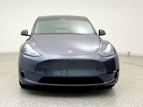 Used 2023 Tesla Model Y Long Range AWD/4WD image 2