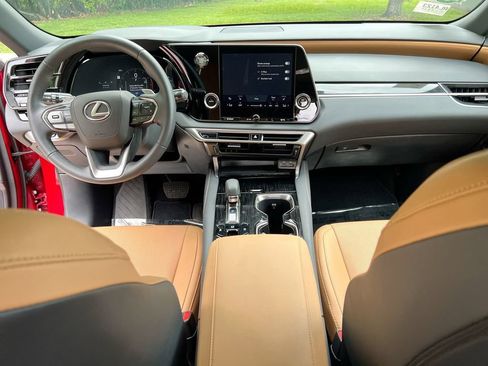 Certified 2025 Lexus RX 350 FWD w/ Technology Package image 19