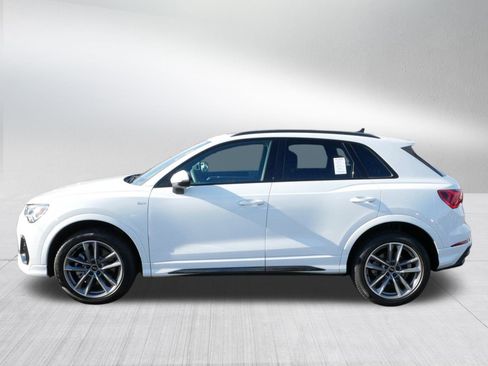 Used 2025 Audi Q3 2.0T Premium w/ Convenience Package image 4