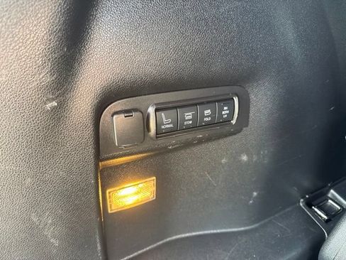 Used 2017 Ford Explorer Limited AWD/4WD image 11