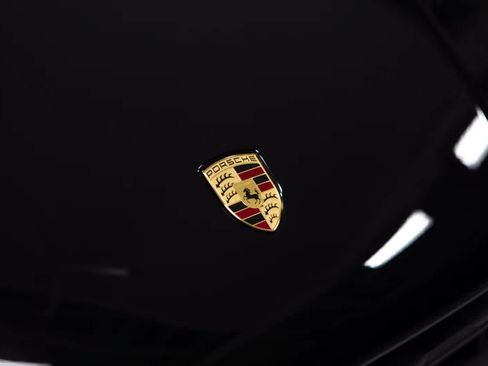 Certified 2026 Porsche Macan AWD/4WD image 17