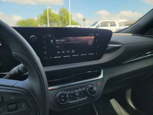 Used 2026 Buick Envista Preferred FWD image 24