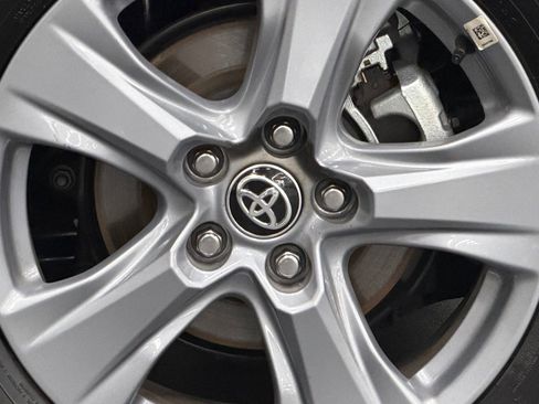 Used 2025 Toyota RAV4 LE image 17