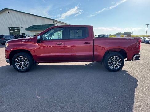 Used 2023 Chevrolet Silverado 1500 LT AWD/4WD image 16