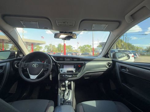 Used 2018 Toyota Corolla LE FWD image 14