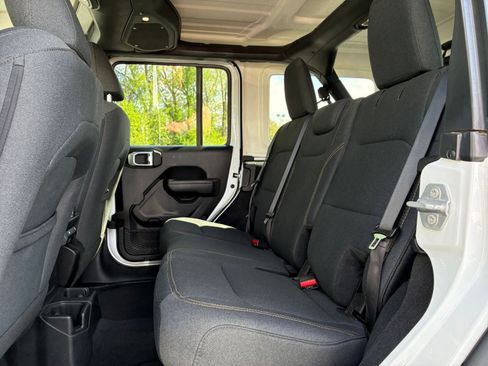 Used 2025 Jeep Wrangler Unlimited Sport AWD/4WD image 24