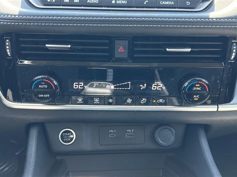 Used 2022 Nissan Rogue SV FWD image 21