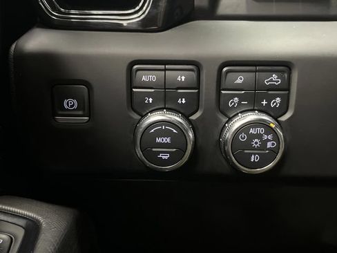 Used 2022 GMC Sierra 1500 AT4X image 28