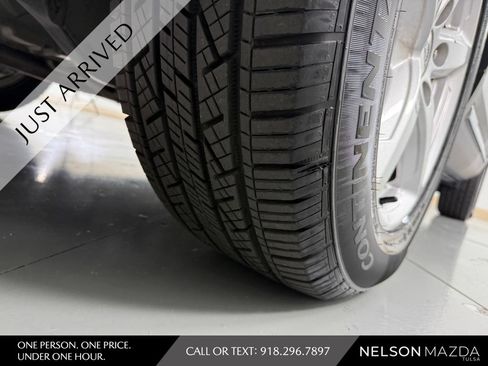 Used 2019 Ford Explorer XLT FWD image 10