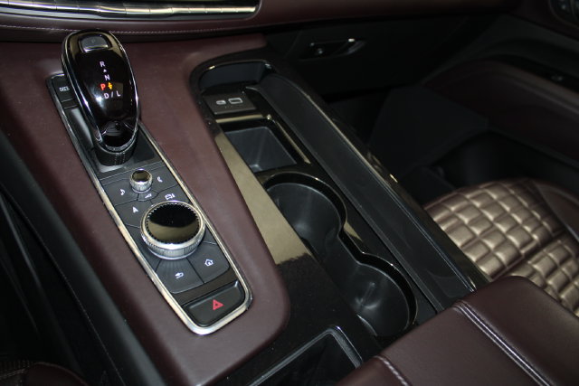 Certified 2022 Cadillac Escalade ESV Premium Luxury Platinum AWD/4WD image 22