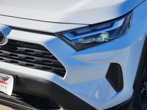 Used 2024 Toyota RAV4 XLE image 9