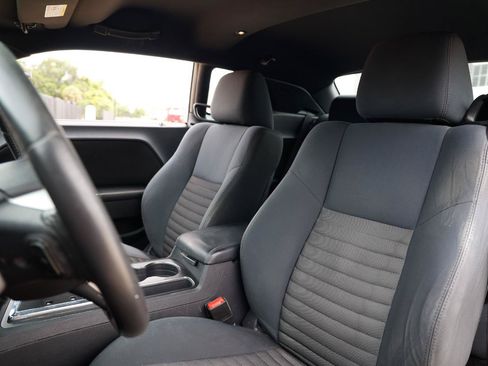 Used 2013 Dodge Challenger SXT RWD image 6