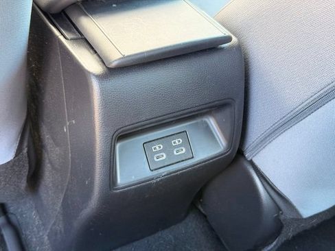 Used 2025 Toyota Corolla SE FWD image 12