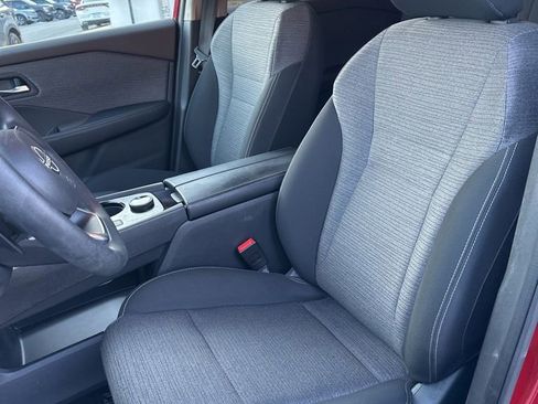 Used 2023 Nissan Rogue SV image 10