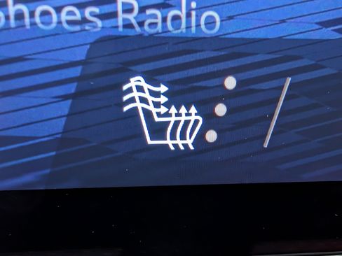 Used 2025 Chevrolet Traverse Z71 w/ Driver Confidence Package image 32