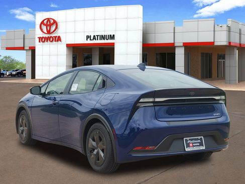 New 2026 Toyota Prius Plug-In Hybrid FWD image 5