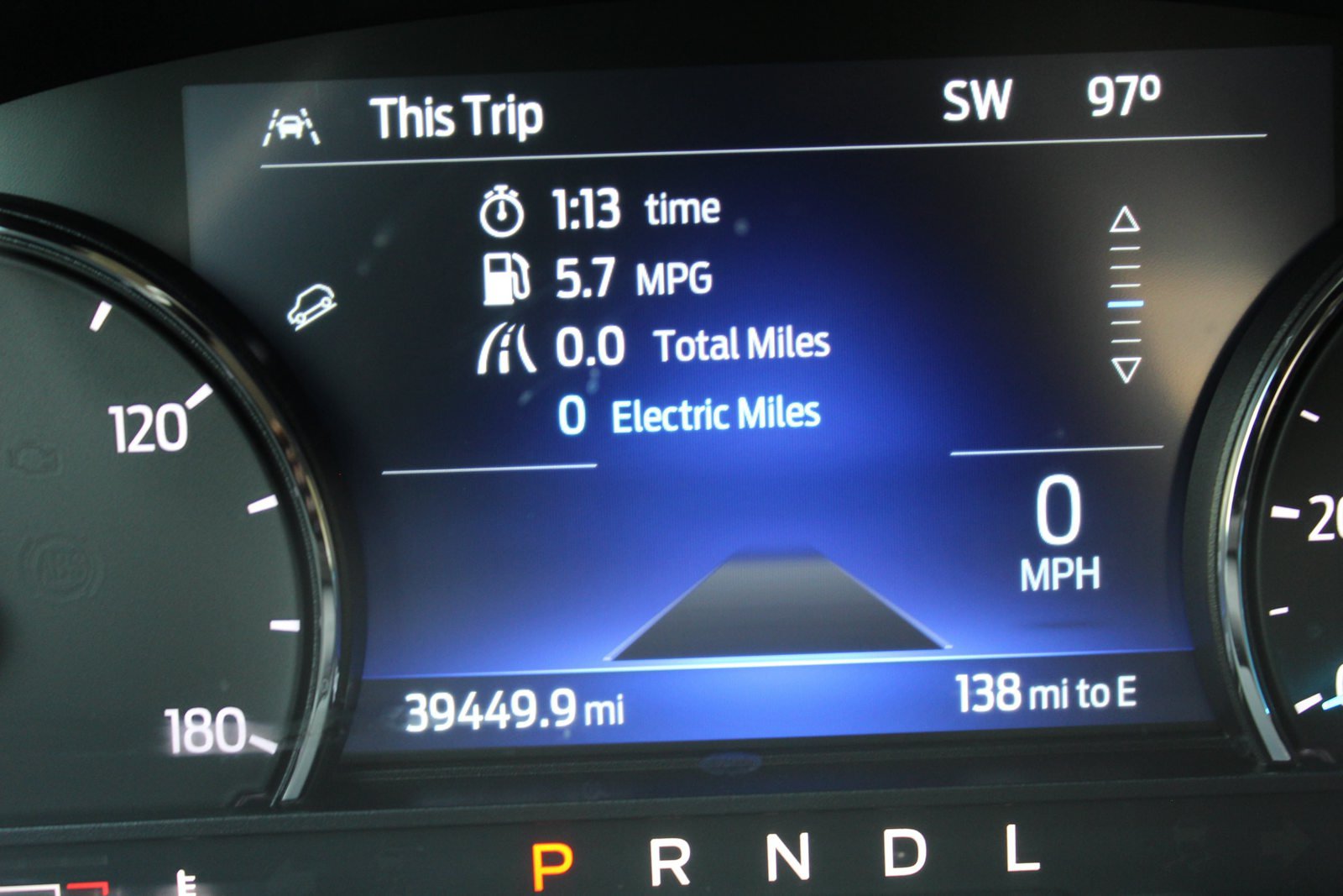 Used 2022 Ford Escape SE w/ SE Sport Appearance Package FWD image 8
