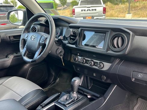 Used 2019 Toyota Tacoma SR w/ SR Convenience Package AWD/4WD image 18