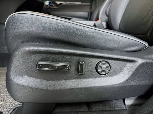 Used 2025 Honda Odyssey Elite image 18