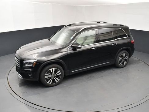 Used 2025 Mercedes-Benz GLB 250 4MATIC image 15