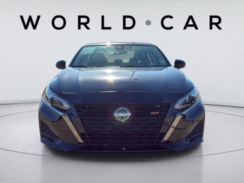 Used 2025 Nissan Altima 2.5 SR w/ SR Premium Package image 2