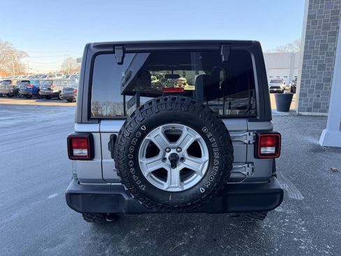 Used 2020 Jeep Wrangler Sport image 5
